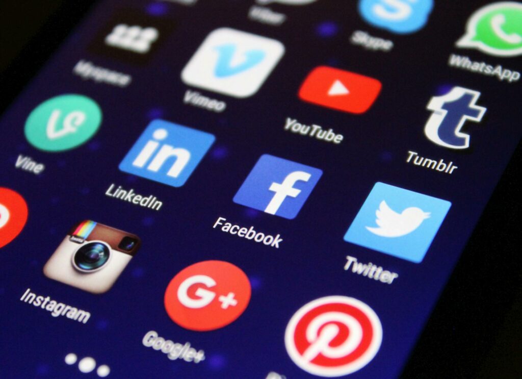 Exploring Social Media’s Journey: A Timeline of Changes Over 25 Years