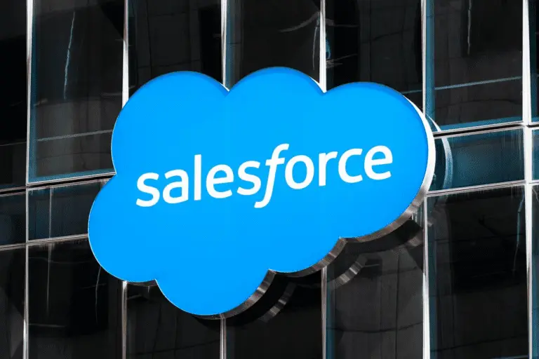 Alt Text: "Google and Salesforce enhance business automation AI, integrating Data Cloud and BigQuery to streamline data and AI-powered assistants."